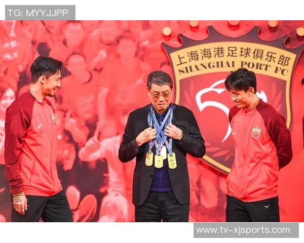 崇明五虎齐聚一堂武磊等人拜访徐根宝共话足球梦想